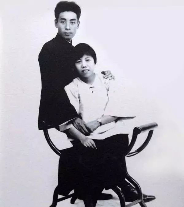 周总理与*颖超邓**的爱情，足以成为千古绝唱，充塞于天地之间