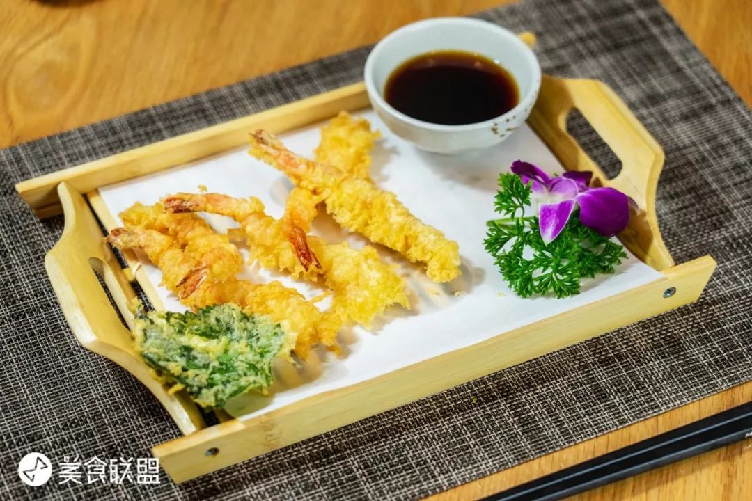 在昆明这家日料店，吃个寿司居然被“烫”到嘴