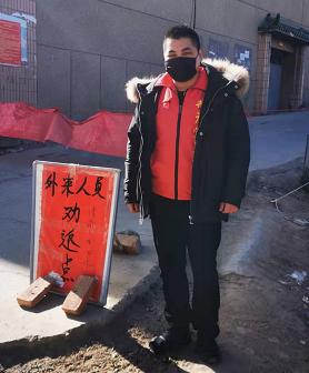 抗击疫情党员暖心慰问社区工作者,抗疫一线的基层党员干部