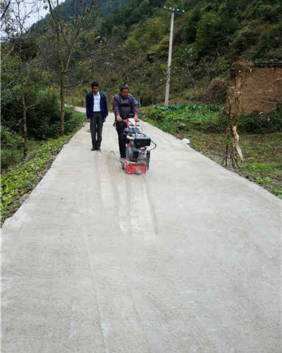 水泥路面冻坏了用什么料修补,水泥起皮脱落怎么修补