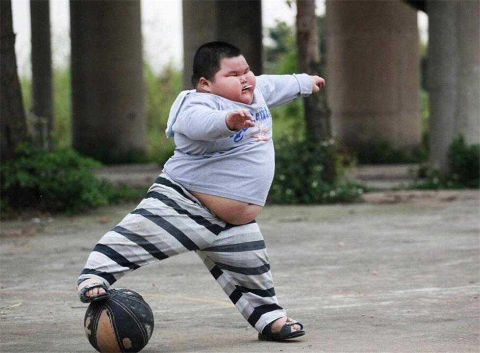 为了孩子长高每天炖大骨头汤,为了孩子长高家长容易么