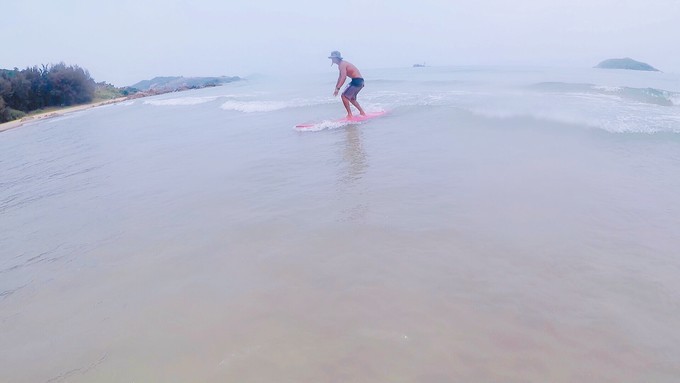 海南冲浪旅游攻略,海南万宁日月湾冲浪攻略