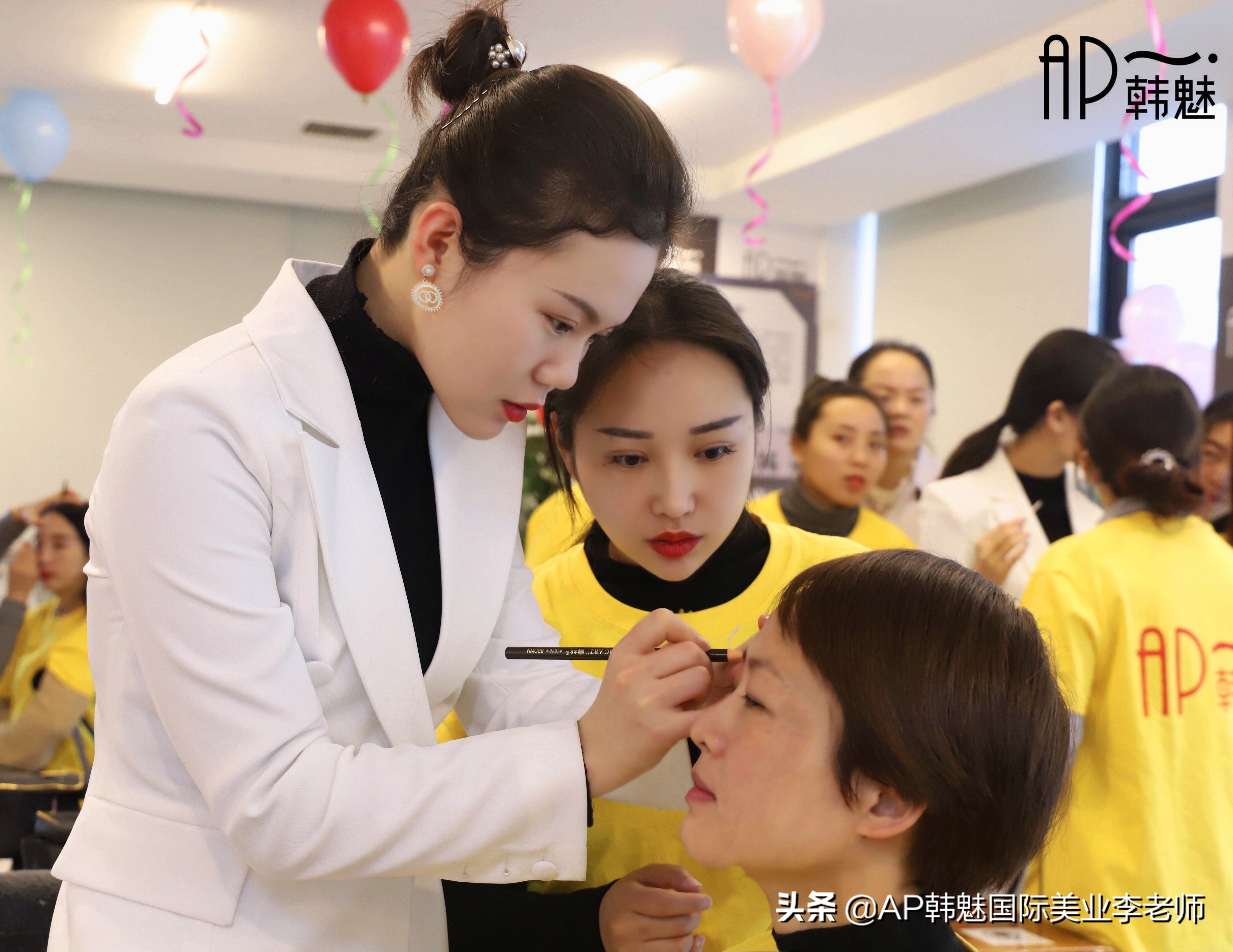 西安培训半永久纹眉,西安哪里有培训纹眉的