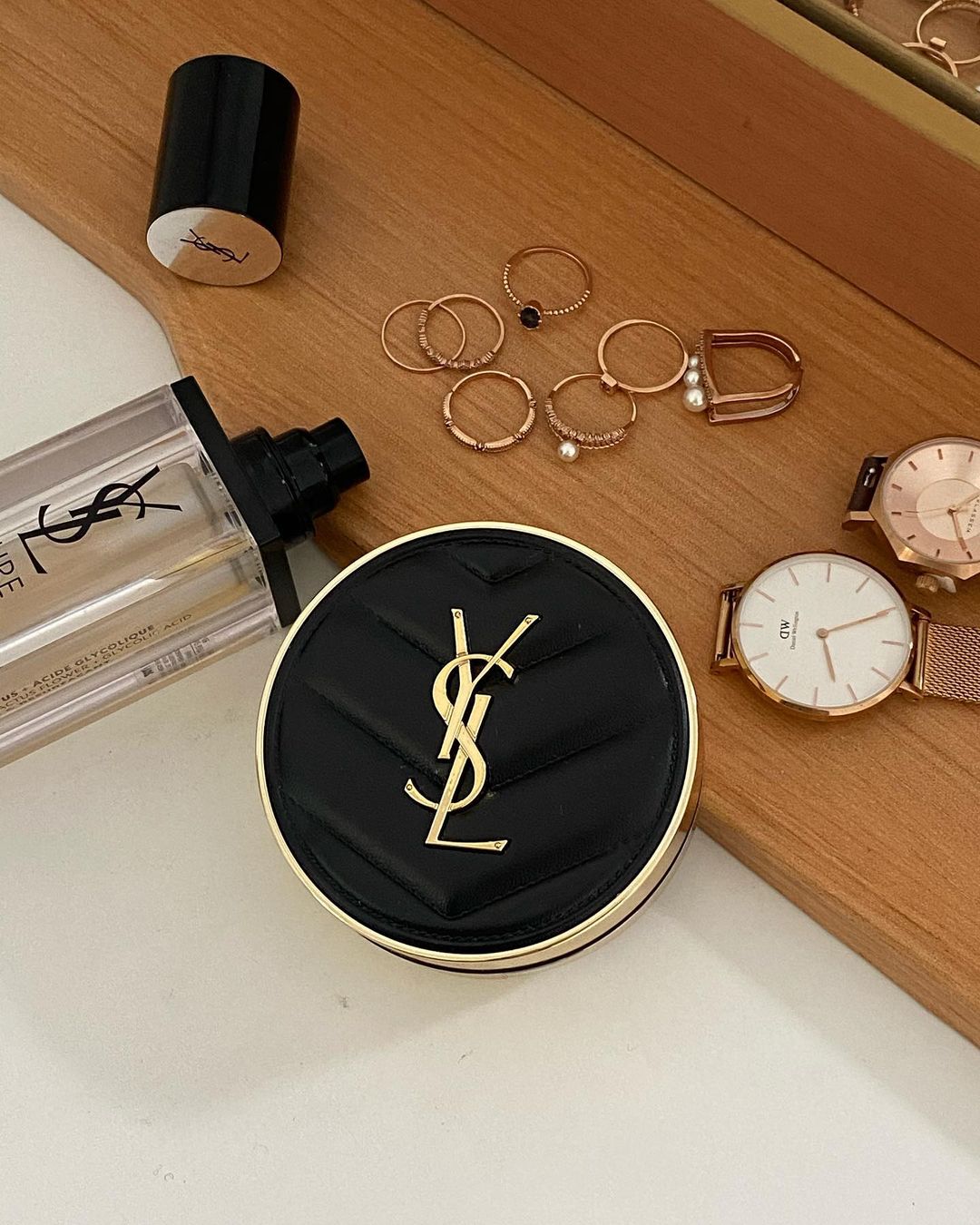 油皮粉底遮瑕二合一气垫,比较适合油皮用的粉底或者气垫