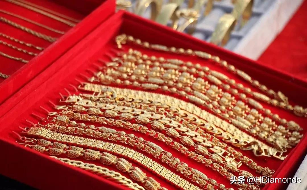 戴大金链子俗不俗气,戴大金链子有钱吗