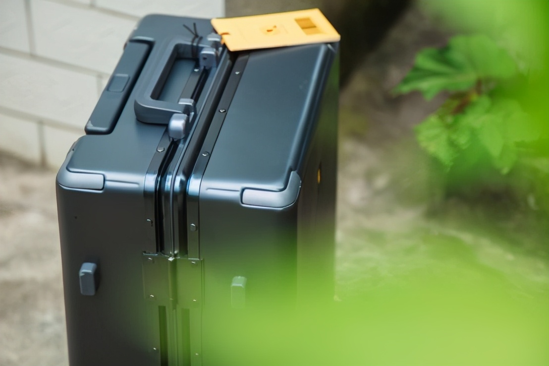 20寸登机箱地平线8号,最好的行李箱品牌推荐地平线8号