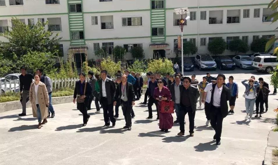 新龙县考察组赴泸定县学习考察脱贫攻坚及乡村振兴发展之略