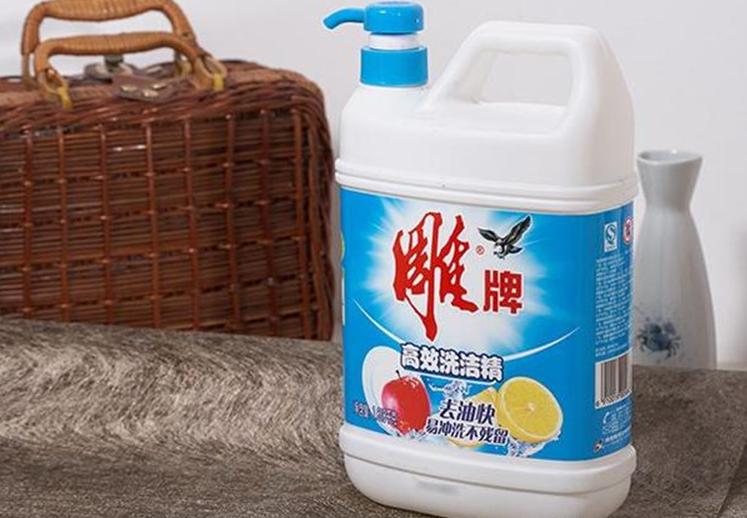 衣服油垢清洗小妙招,黑色衣服上油垢怎么洗掉