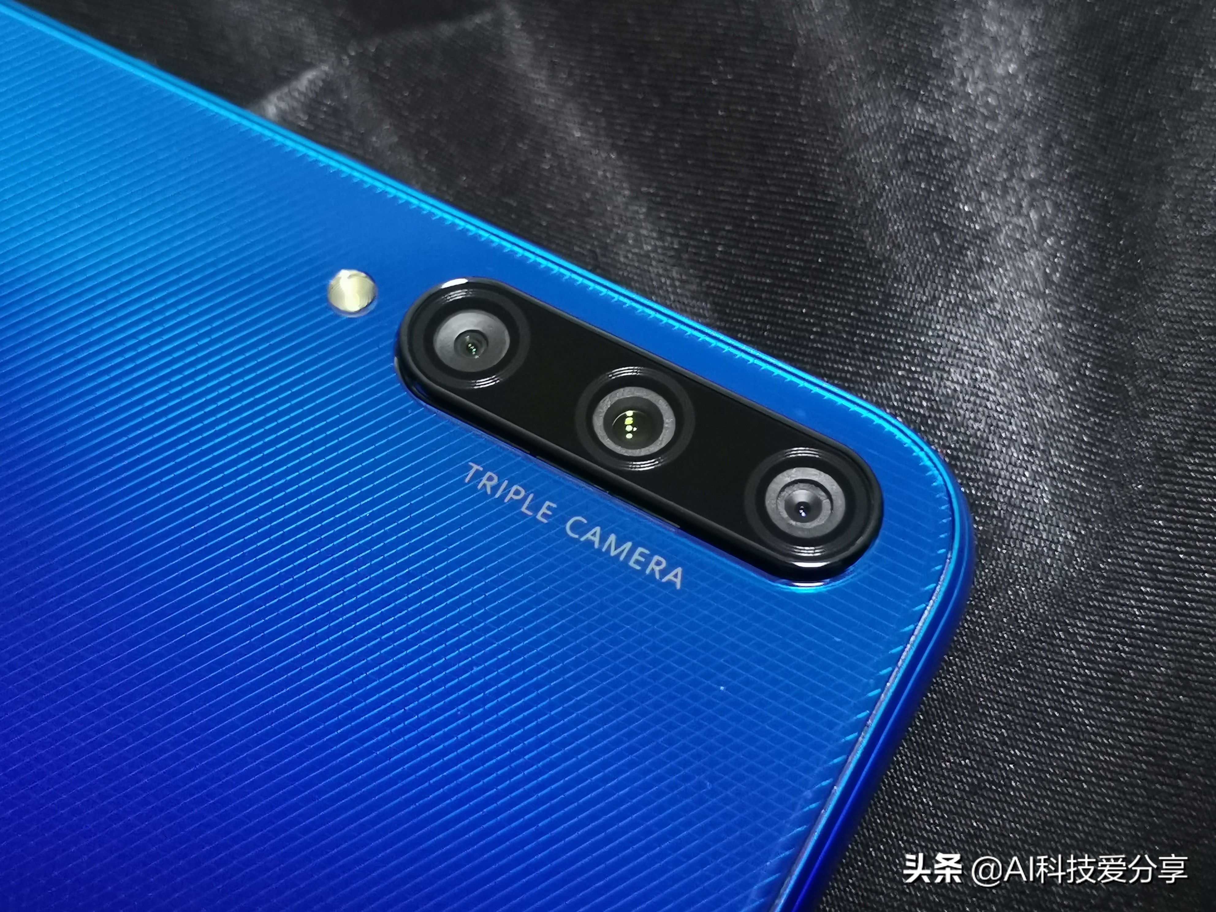 荣耀play3是真4800万像素吗,好看拍照好的千元机