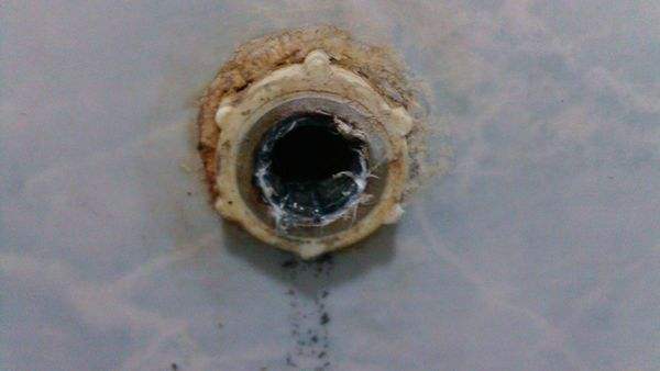 水龙头管子怎么截断,水龙头一半在里面断掉怎么弄出来