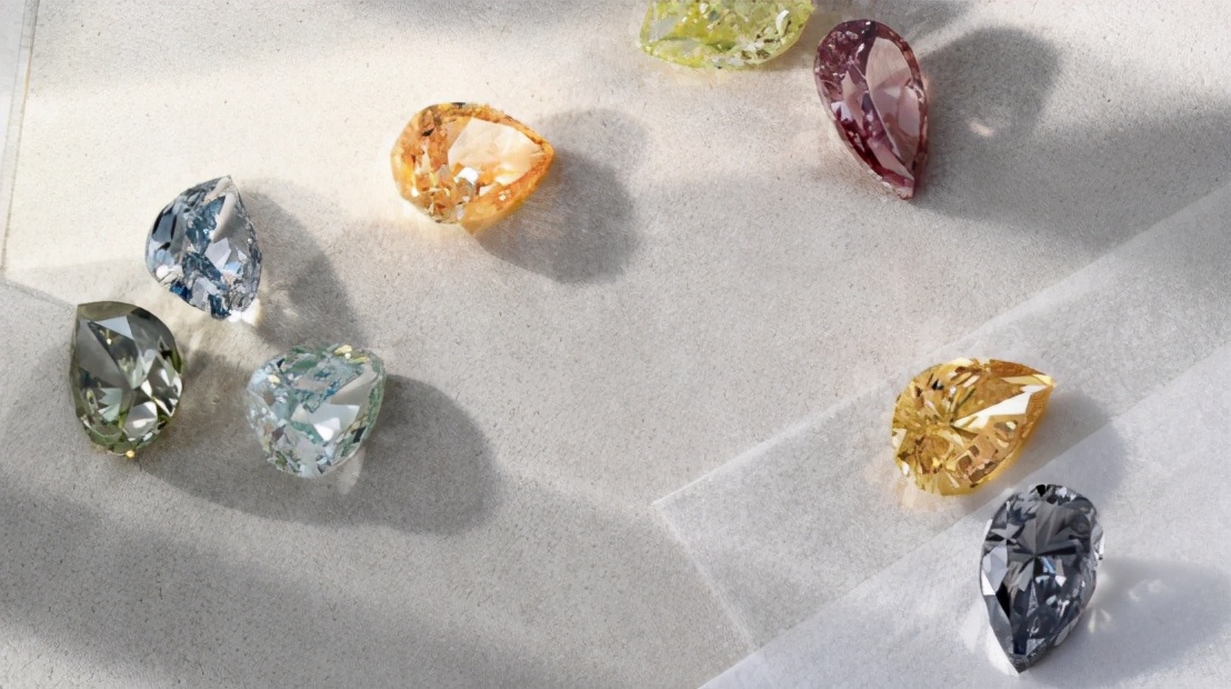 彩钻罕见还是无色钻石罕见,彩钻和无色钻哪个更闪