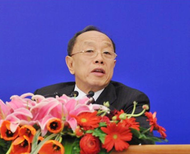 1982年,外长*其琛钱**说了几句话,引起了国际上的剧烈反响