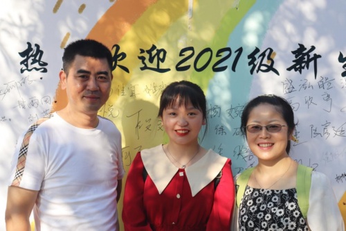 武汉工程科技学院活动,武汉工程职业技术学院迎接新生