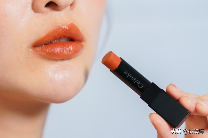 mac唇膏2022春季新品,阿玛尼挚爱唇膏201试色