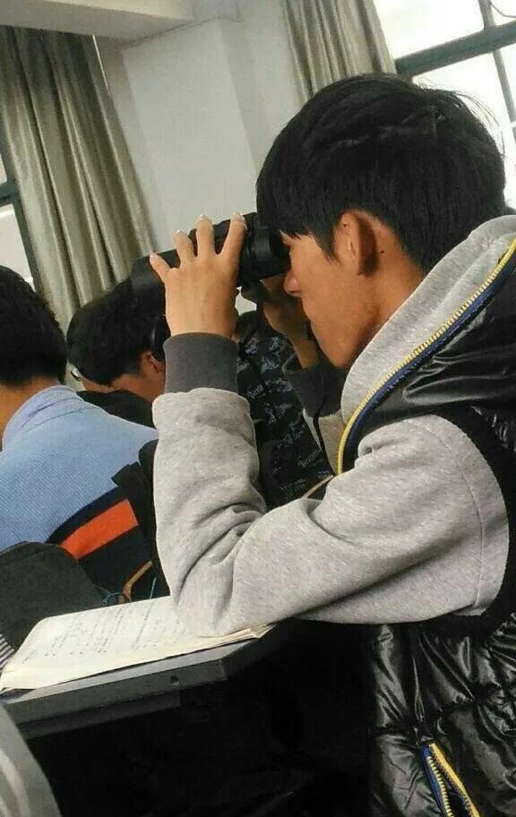 有没有看不清黑板想买一台望远镜的冲动？