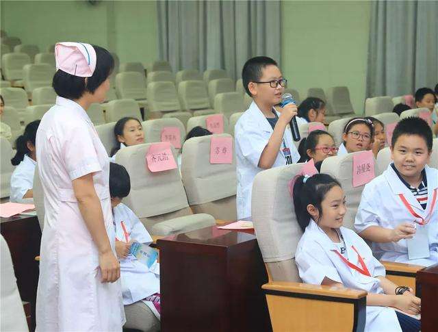 孩子上课不专心不怎么发言怎么办,孩子上课不发言怎么办