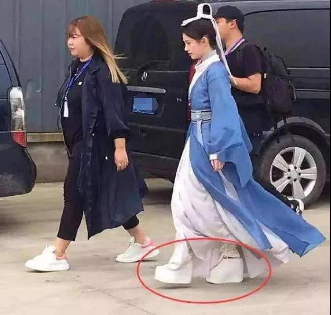 行走女孩人偶服装,行走女孩人偶
