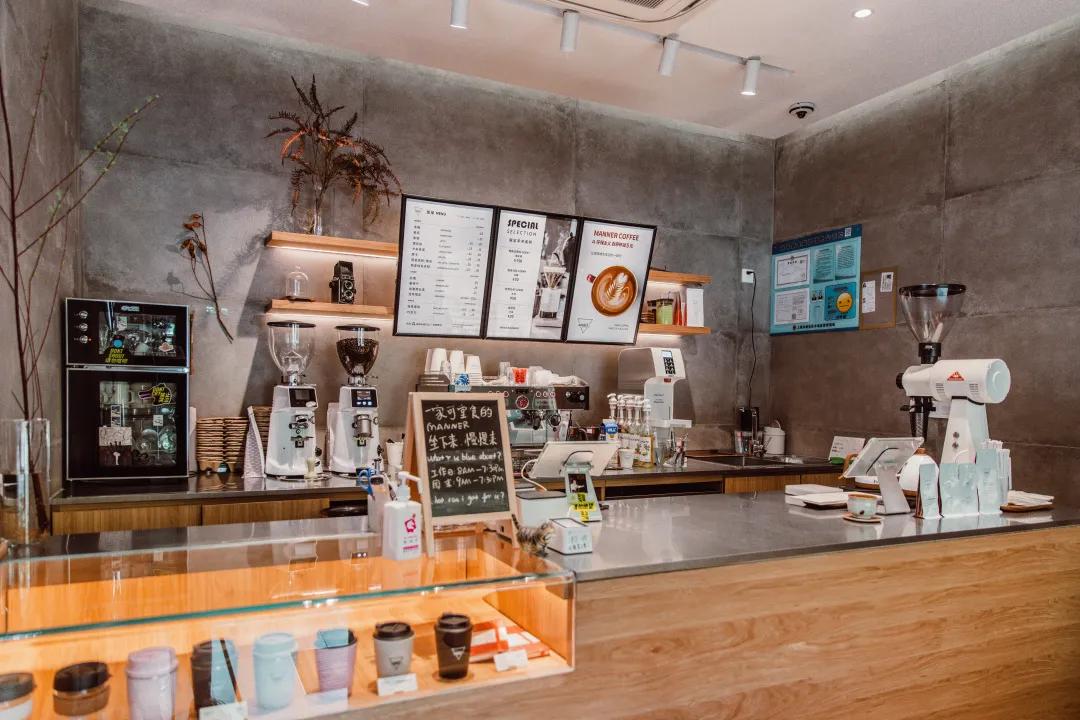 内衣品牌「NEIWAI内外」跨界做咖啡