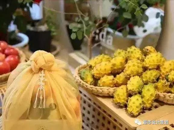 一组超市陈列图,超市肉品区陈列与摆放