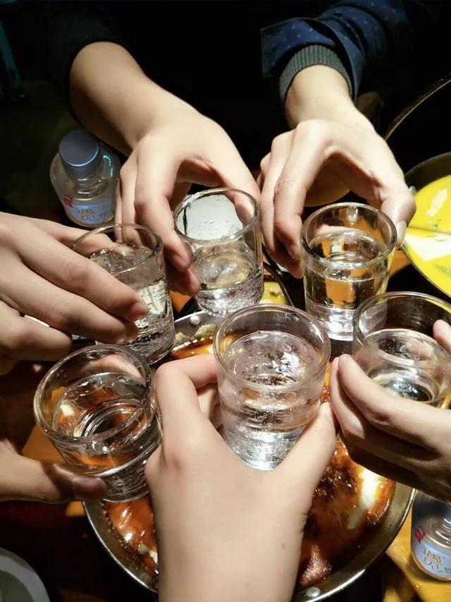 200元内最好喝的浓香型白酒了,哪一款平价白酒口感跟茅台接近