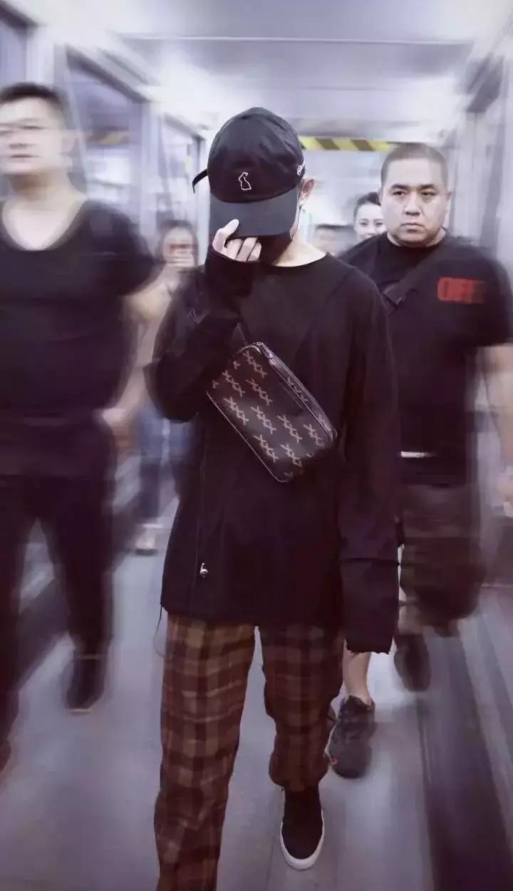 XXOO已经过时了,直男们现在最爱的是XXX!