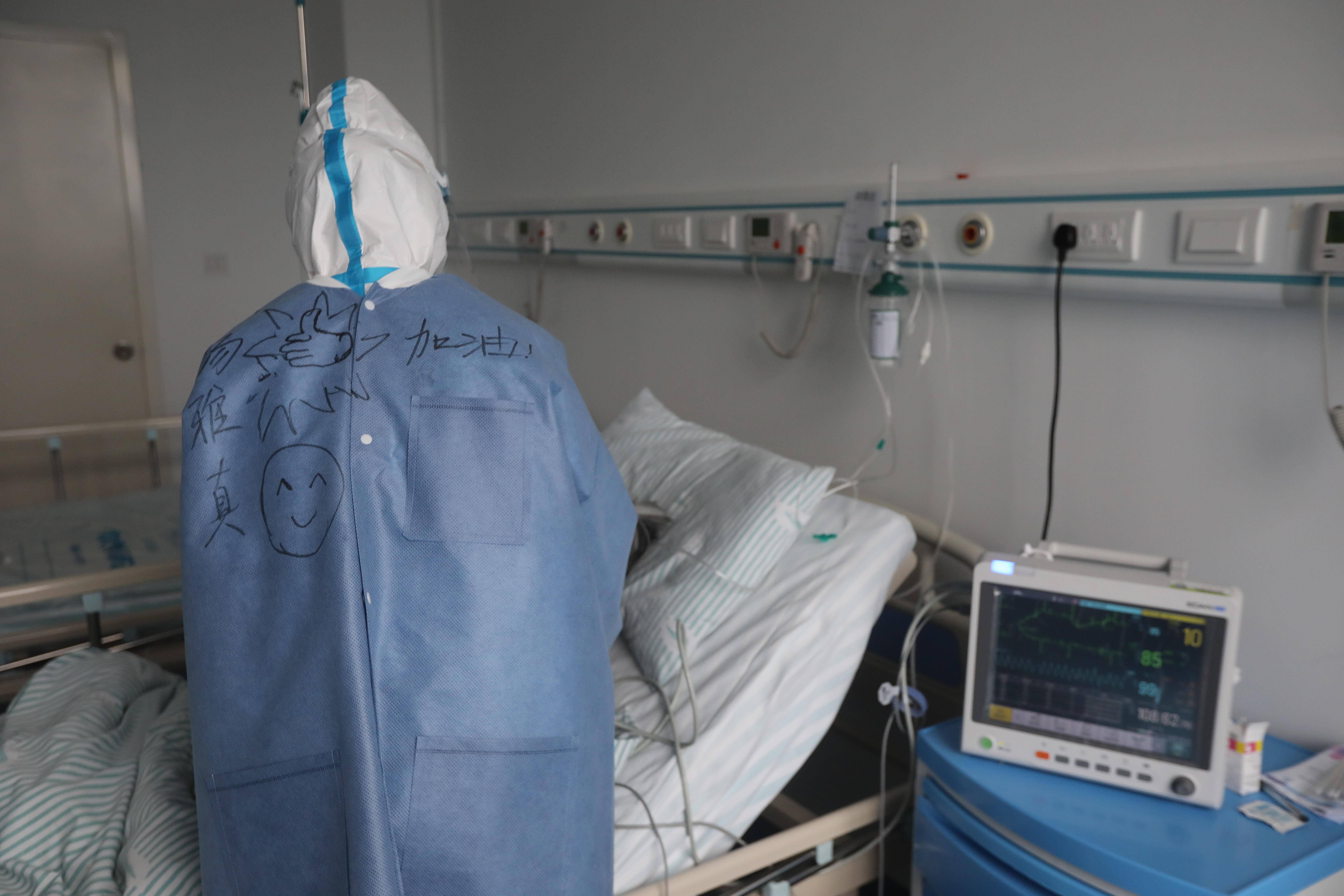 白衣作战袍,用爱守护“宁”