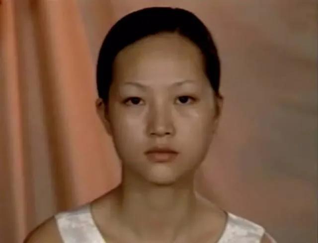 中国彩妆刷爆ins！背后“神仙”藏不住了！我：寄头可以包邮吗？