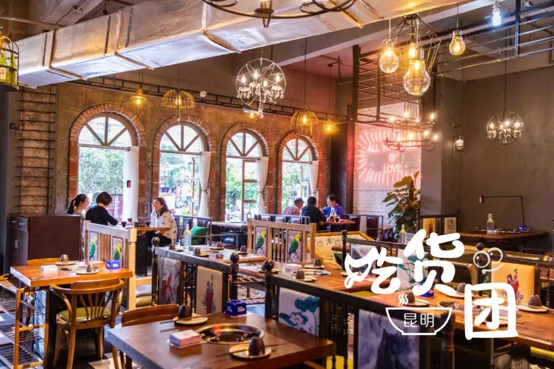 昆明风情街美蛙鱼头,昆明廖姥爷美蛙鱼头火锅