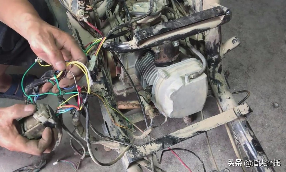 维修汽车短路最快的方法,摩托车保险丝坏了如何接线