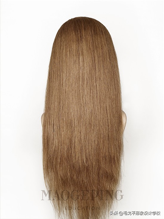 女人扎高马尾显气质还是低马尾,50岁女人扎低马尾简单又好看