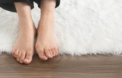 今年最火拖鞋结实耐穿又上档次,这款拖鞋火了舒适耐磨居家必备