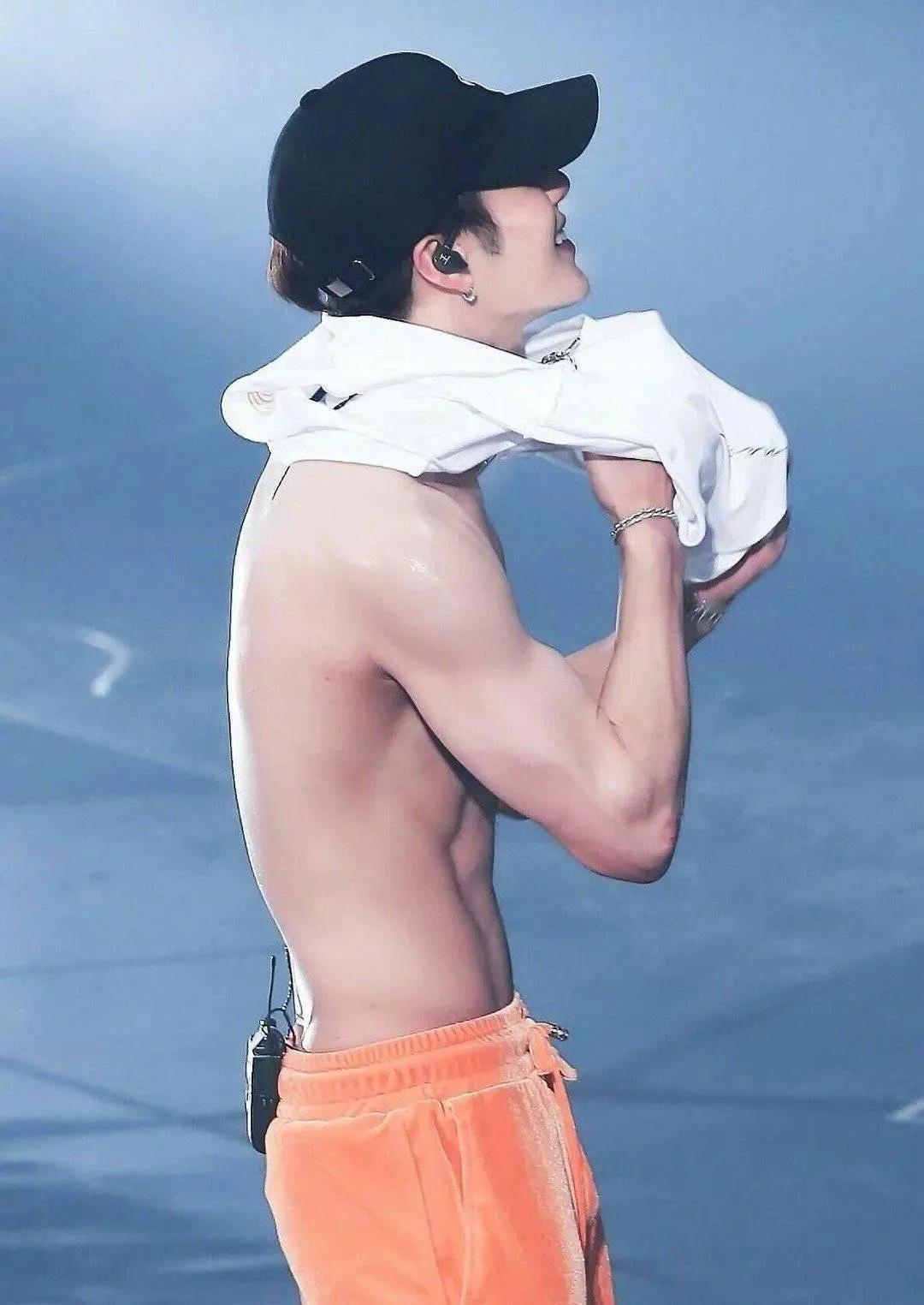 男明星注意形象,男明星绅士细节