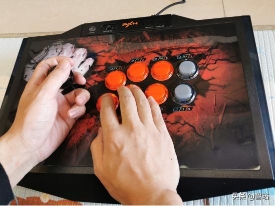 莱仕达街机摇杆PXN-X9，一起来街霸畅玩吧