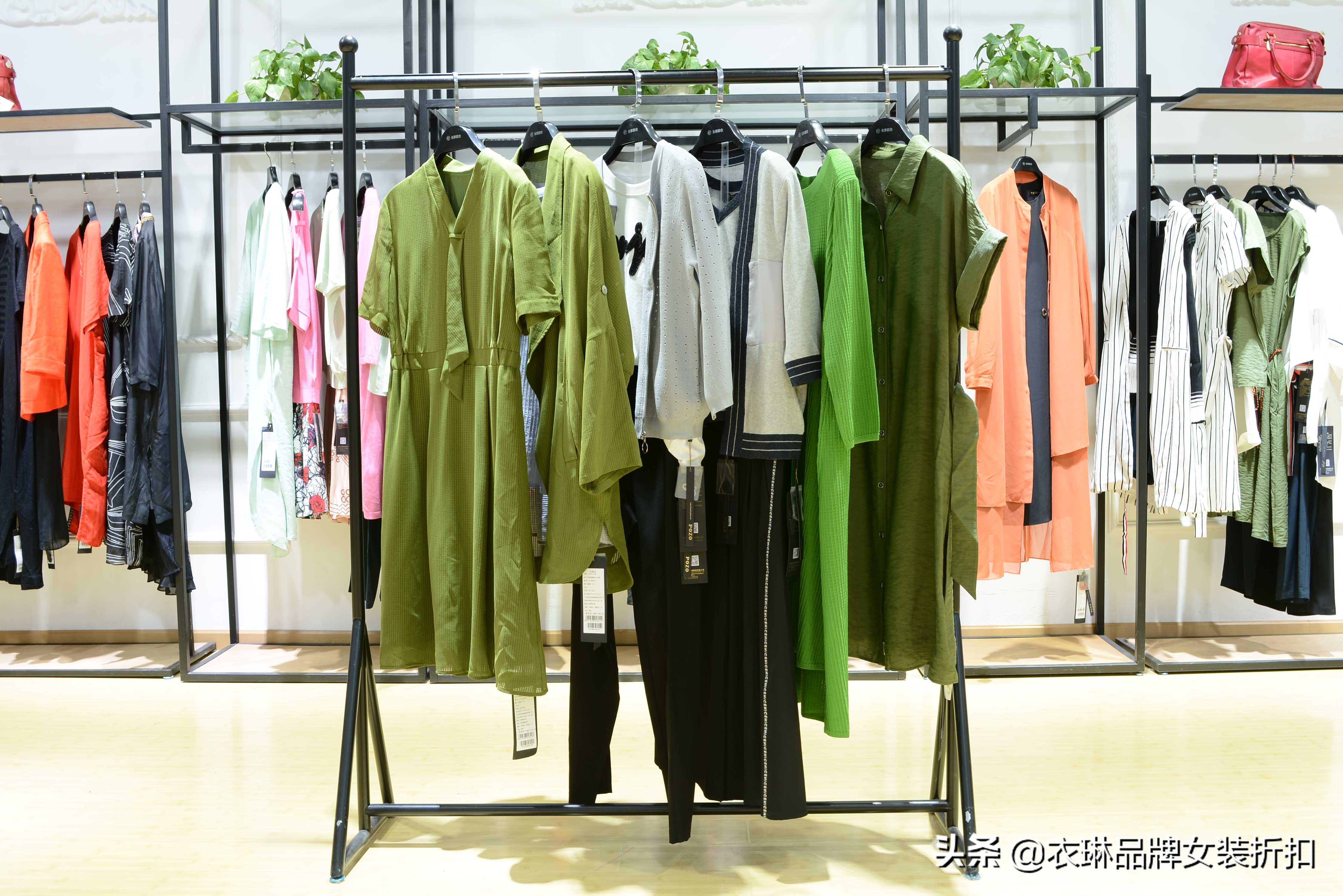 品牌女装尾货一般去哪里进货,大牌尾货清仓特价女装2021年