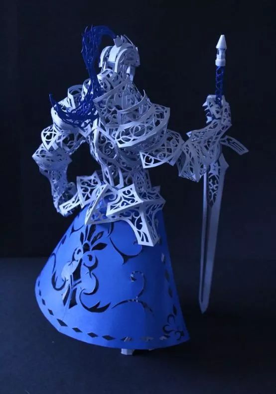 小哥用废纸盒惊艳27万人,跟他一比,我简直是手残