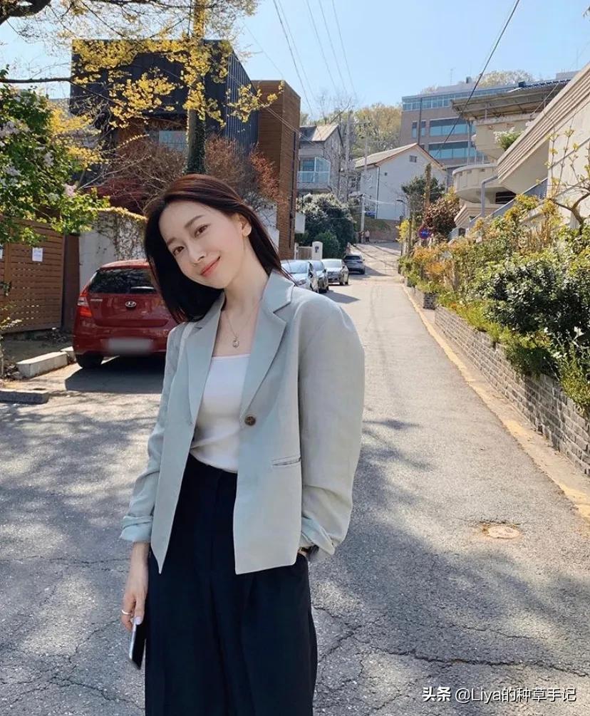 女人爱买衣服是不是一种病,爱买衣服爱打扮的女人