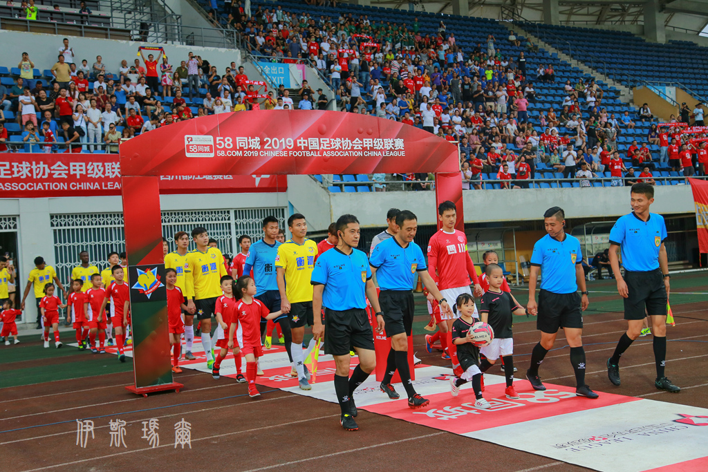 输了一起扛赢了一起狂下一句,输了一起扛赢了一起狂是什么歌