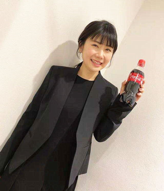 福原爱接受聘书,福原爱找到新工作