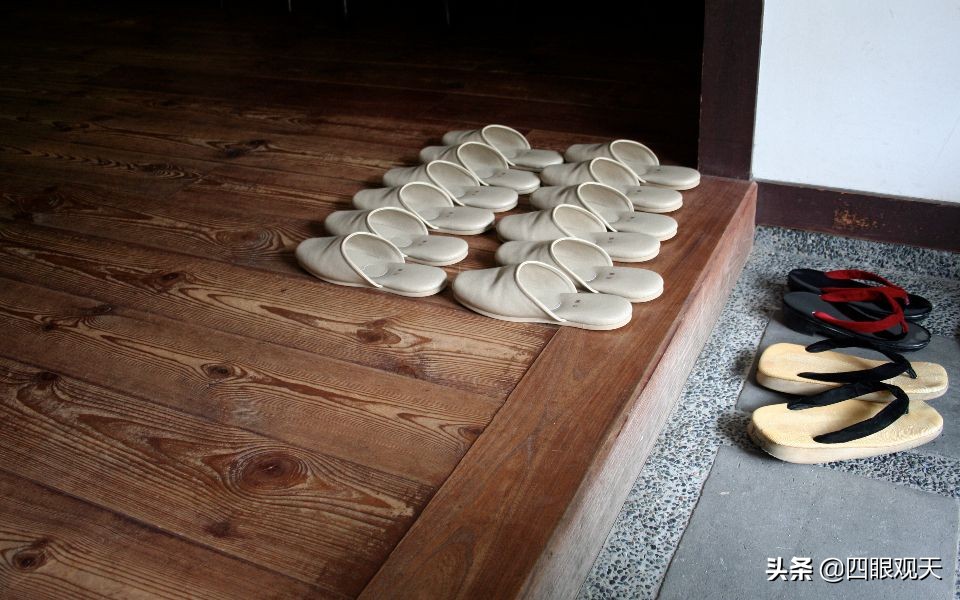 “进门脱鞋”习俗是如何产生、发展、消失以及重现的呢？