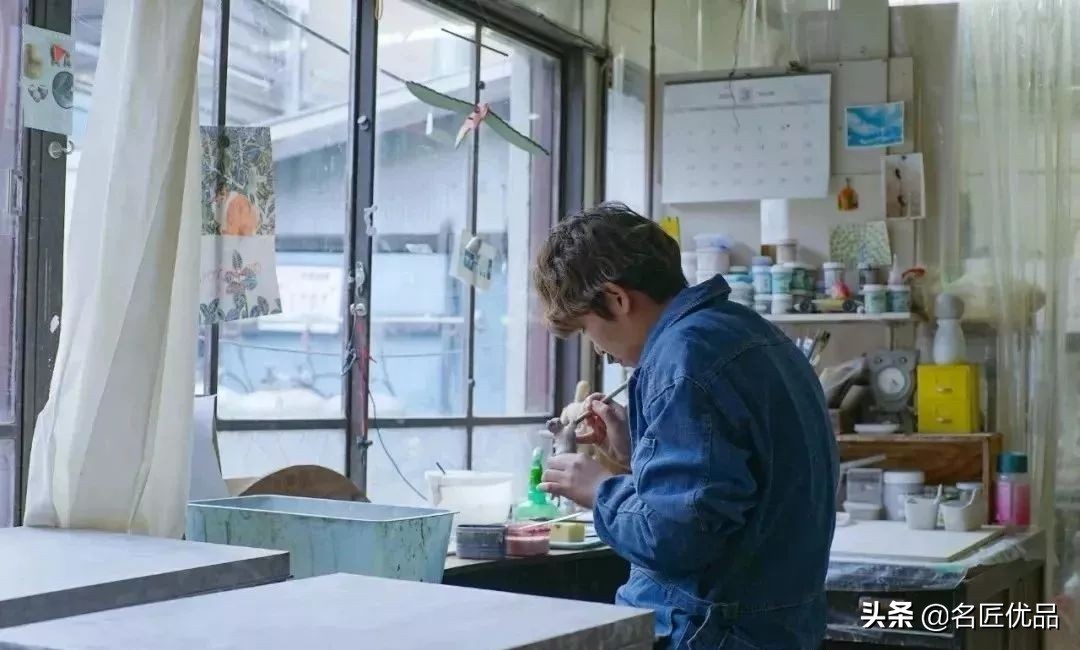 想不想开?这个贴着小胡子的女生,做出全世界最可爱的汽车