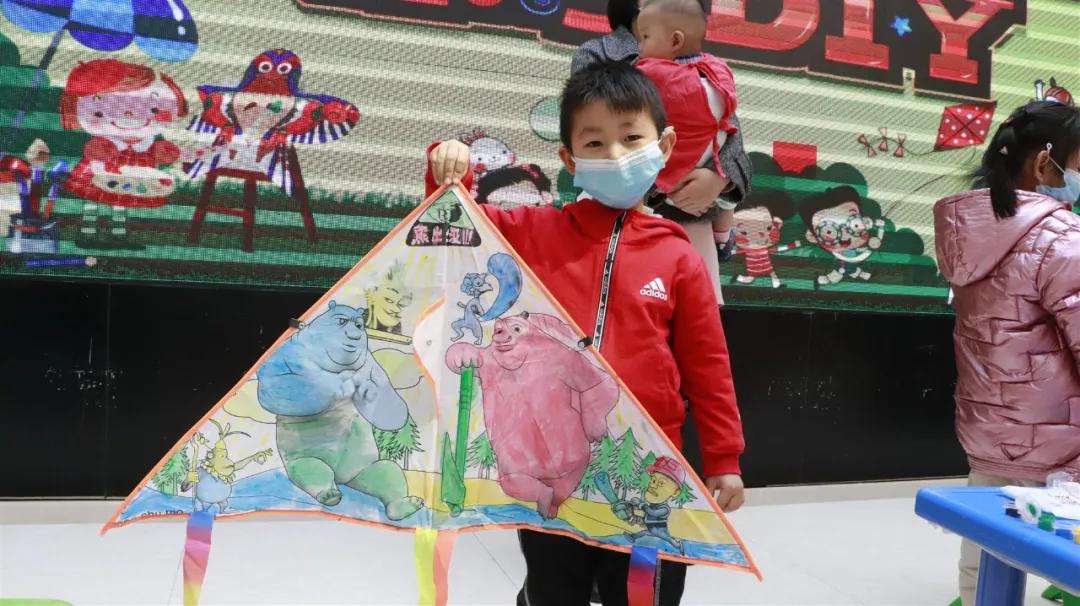 风筝节启幕|放飞梦想，中国加油!当代购物中心风筝节进行中