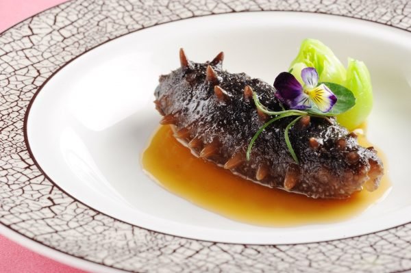 春节海参的简单最佳吃法,冬季吃海参听听专家怎么说