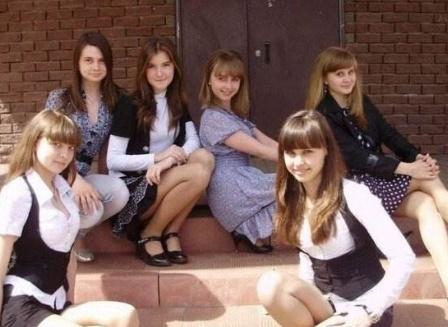 天朝有一城市，现有60万人口，美女云集，却无一个天朝人