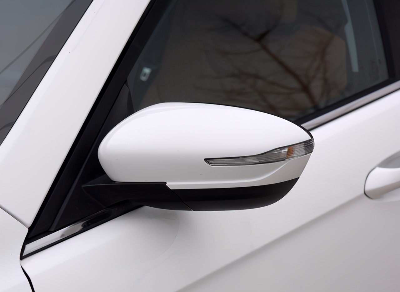 新款福特福睿斯顶配测评,性价比最高的车型福特福睿斯