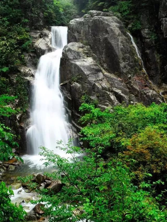 南国仙境姑婆山,姑婆山从南国仙山到山顶要多久