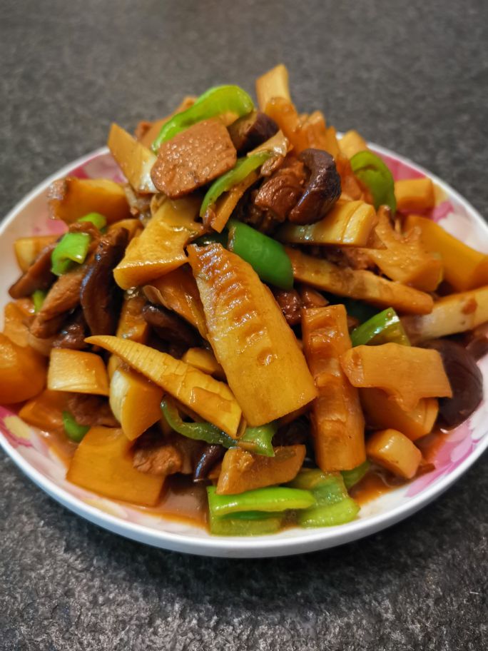 新鲜竹笋的家常做法简单又好吃,鲜竹笋怎么做好吃又简单家常做法