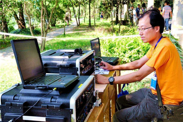 业余无线电和对讲机区别,对讲机与无线电台有什么区别