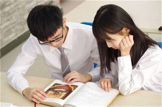 小孩睡前发出奇怪的声音,女儿睡到半夜发出尖叫声怎么回事