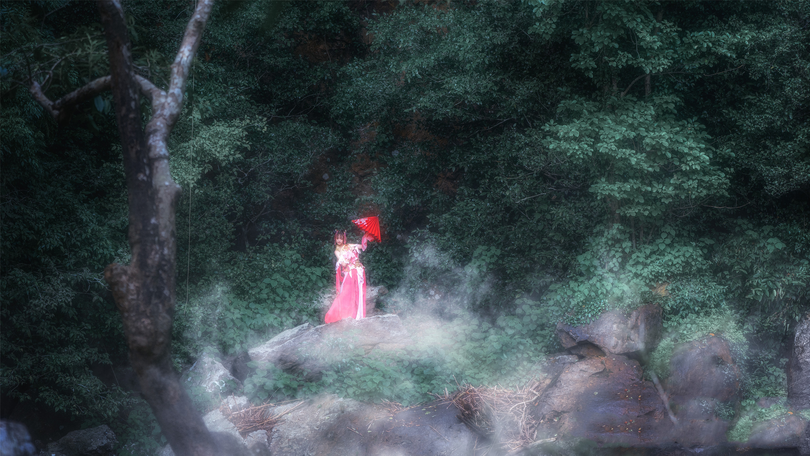 剑网3cosplay明教异域风,剑网3红衣教探雪cosplay