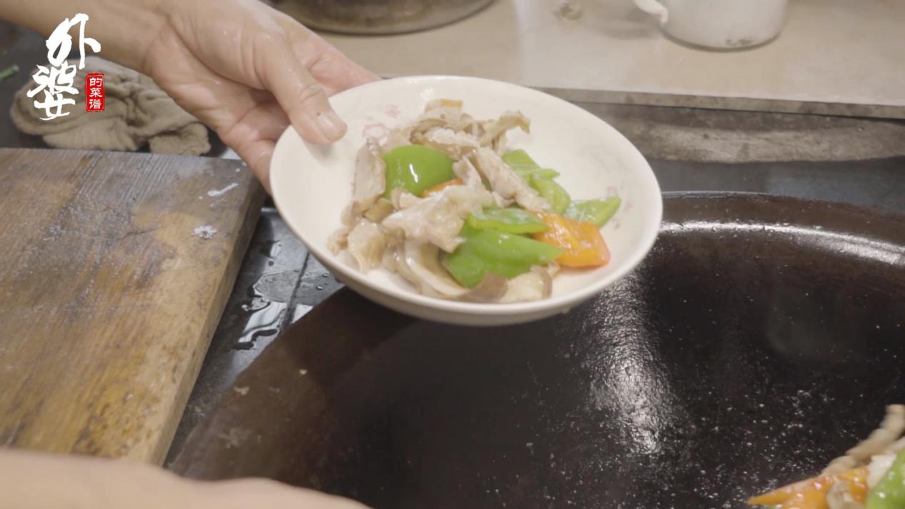 猪肚要用醋洗吗,猪肚要洗干净再冰冻吗